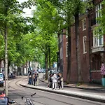 Frühstückspension No 351 On The Canal Amsterdam