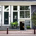 Bed and breakfast No 351 On The Canal 3*