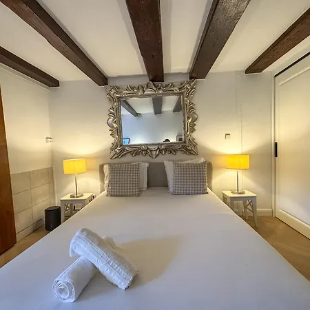 No 351 On The Canal Bed and breakfast