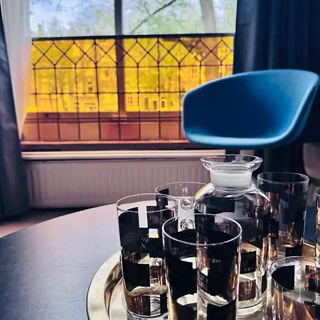 Couette-café No 351 On The Canal Amsterdam