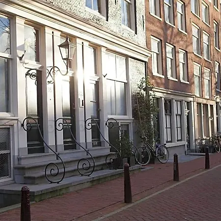 Bed & Breakfast No 351 On The Canal 4*