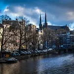 Panzió No 351 On The Canal 3*