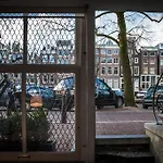 No 351 On The Canal Amszterdam